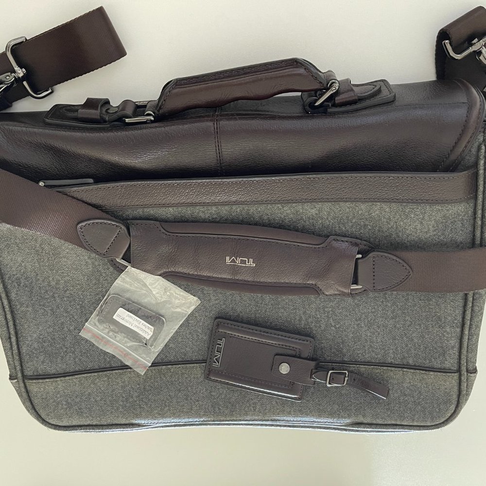Tumi Thornbrook Document Case